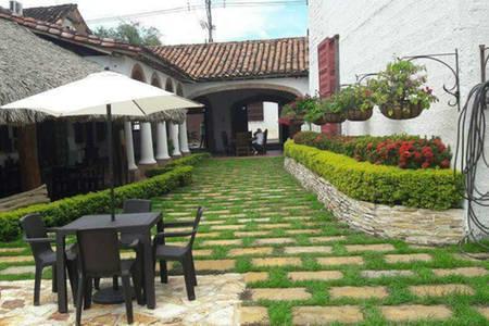 Hotel Santa Barbara Colonial Santa Fe de Antioquia Exterior photo